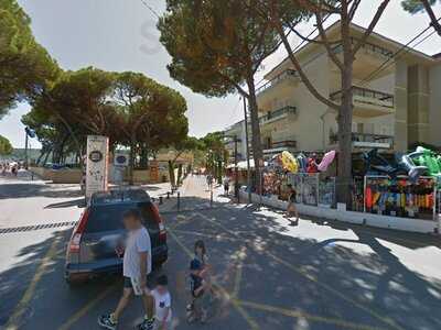 Driftwood Lounge Bar