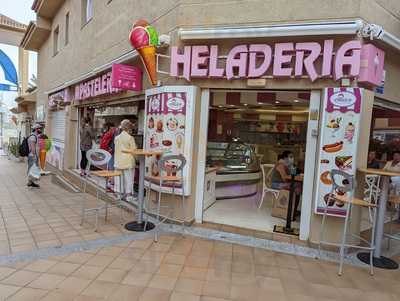 Heladeria Pasteleria La Barca