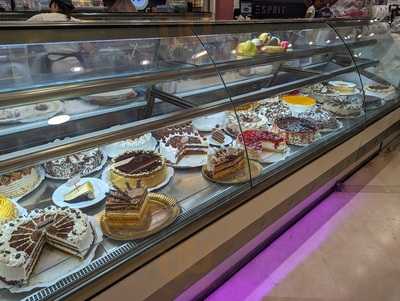 Heladeria Pasteleria La Barca