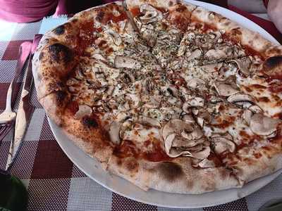 Pizzeria La Rusticana