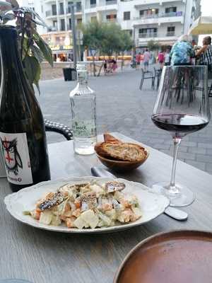 Vinilo Wine Bar & Cocktails