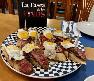 La Tasca De Los Vinos