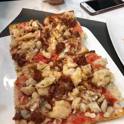 J. Mariscal Delicatessen