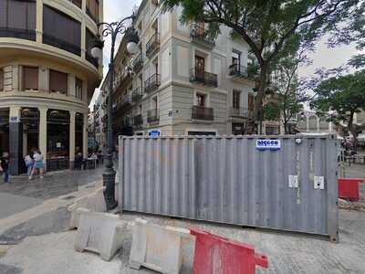 La Central Mediterranean Fresh Food - Photo 7