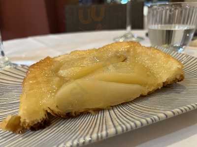 De Claire Oyster Bar