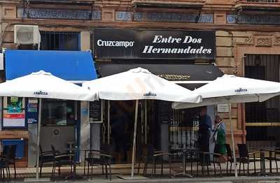 Entre Dos Hermandades