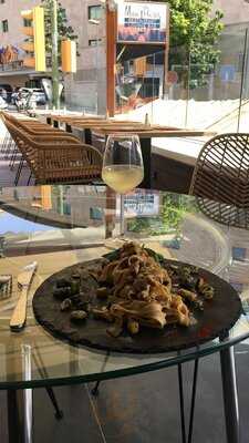 Mon Paris Restaurante Lounge