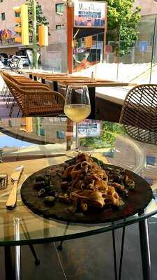 Mon Paris Restaurante Lounge