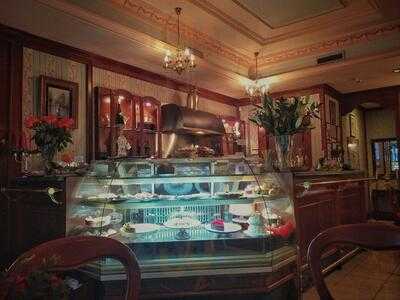 Florentine Salon De Te