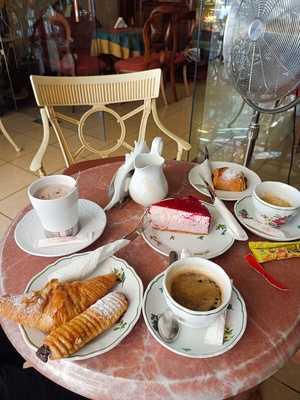 Florentine Salon De Te