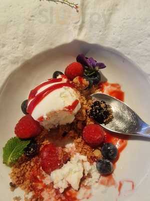 Rom Restaurant & Taverna