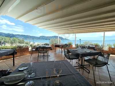 Rom Restaurant & Taverna