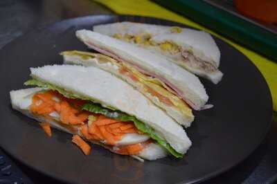 Cafetería Piscolabis La Planchita