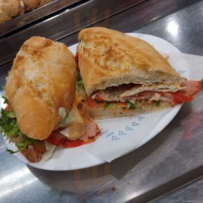 Cafetería Piscolabis La Planchita