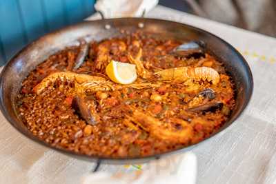 En La Esquinita Te Espero