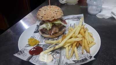 La Moncloa Tasca-pizzería