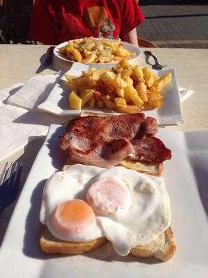 Union Jack Sports Bar 2