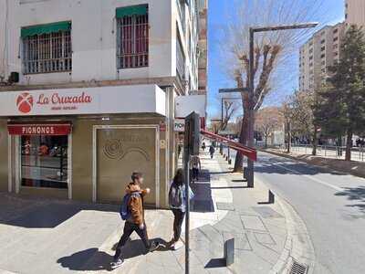 Pasteleria Cafeteria La Cruzada