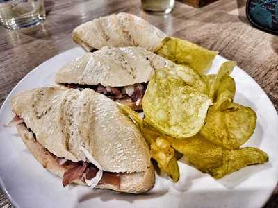 Las Cuevas De Los Dos Juanes