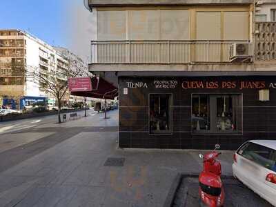 Las Cuevas De Los Dos Juanes