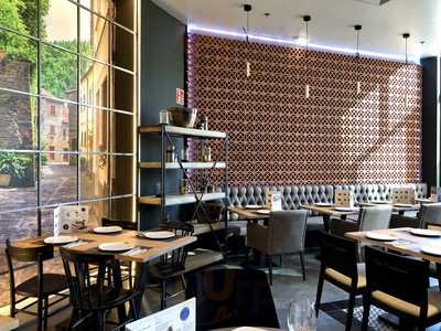 La Mafia Se Sienta A La Mesa