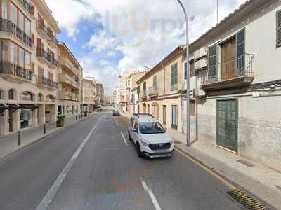 Momo Cafe & Restaurante