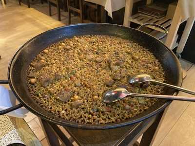 30 Y Tantos Resto-bar