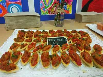 La Plaza Café & Grill