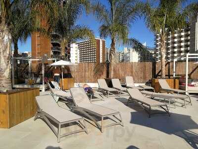 The Garrison Sports And Food Bar