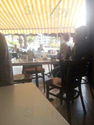 Cafetería La Media Luna