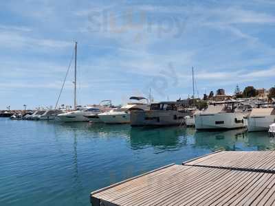 Muelle 327 Gastrodock