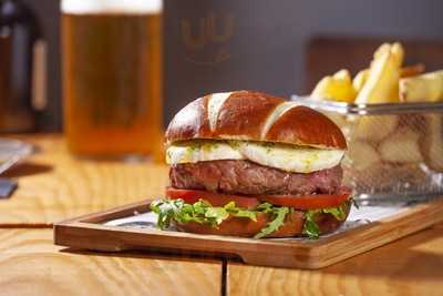 Pointer Food, Drinks & Friends