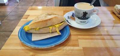 La Oficina Casual Food