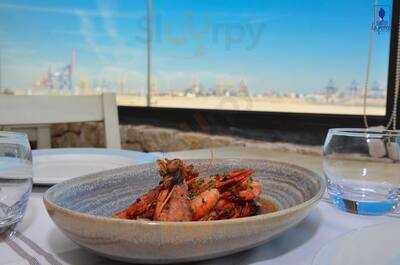 La Ferrera Restaurant