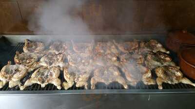Asador De Pollos Al Carbón Ronda Triana