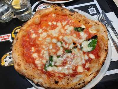 Sports Bar Italian Food - C. Ample