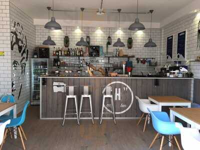 H Cafe Bar