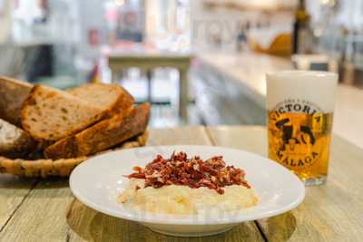 La Cosmopolita Malagueña