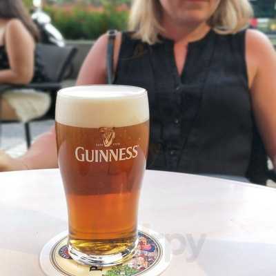 Phoenix Pub Seville River