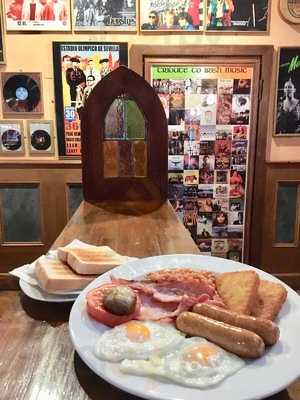 Phoenix Pub Seville River