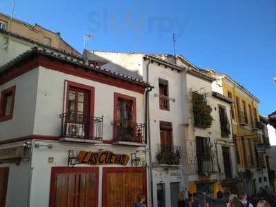 Las Cuevas Del Albaicin
