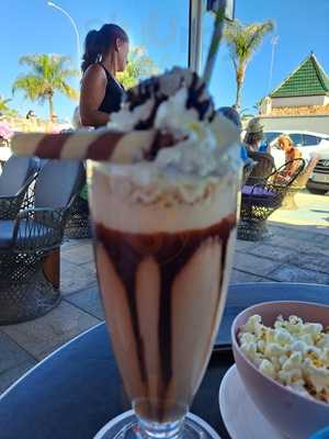 Paradise Cocktail Bar