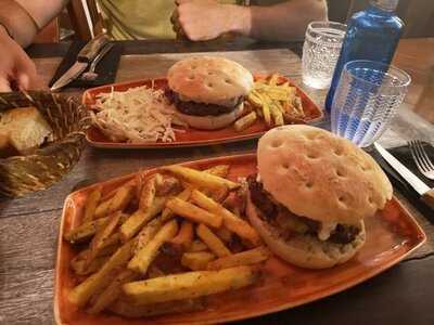 Makalolo Burguer & Grill