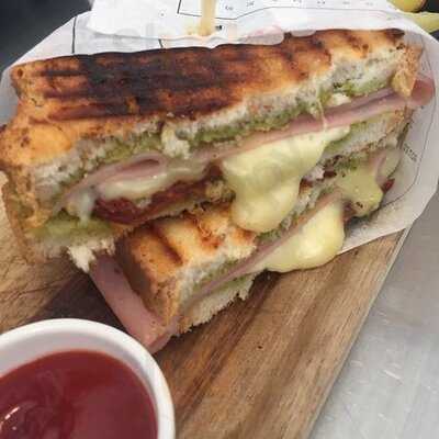 Lenny's Café Bistró