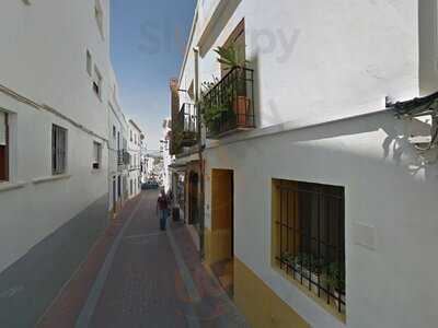 Mesón El Refugio - Photo 7