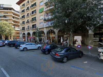 La Mafia Se Sienta A La Mesa - Palma De Mallorca