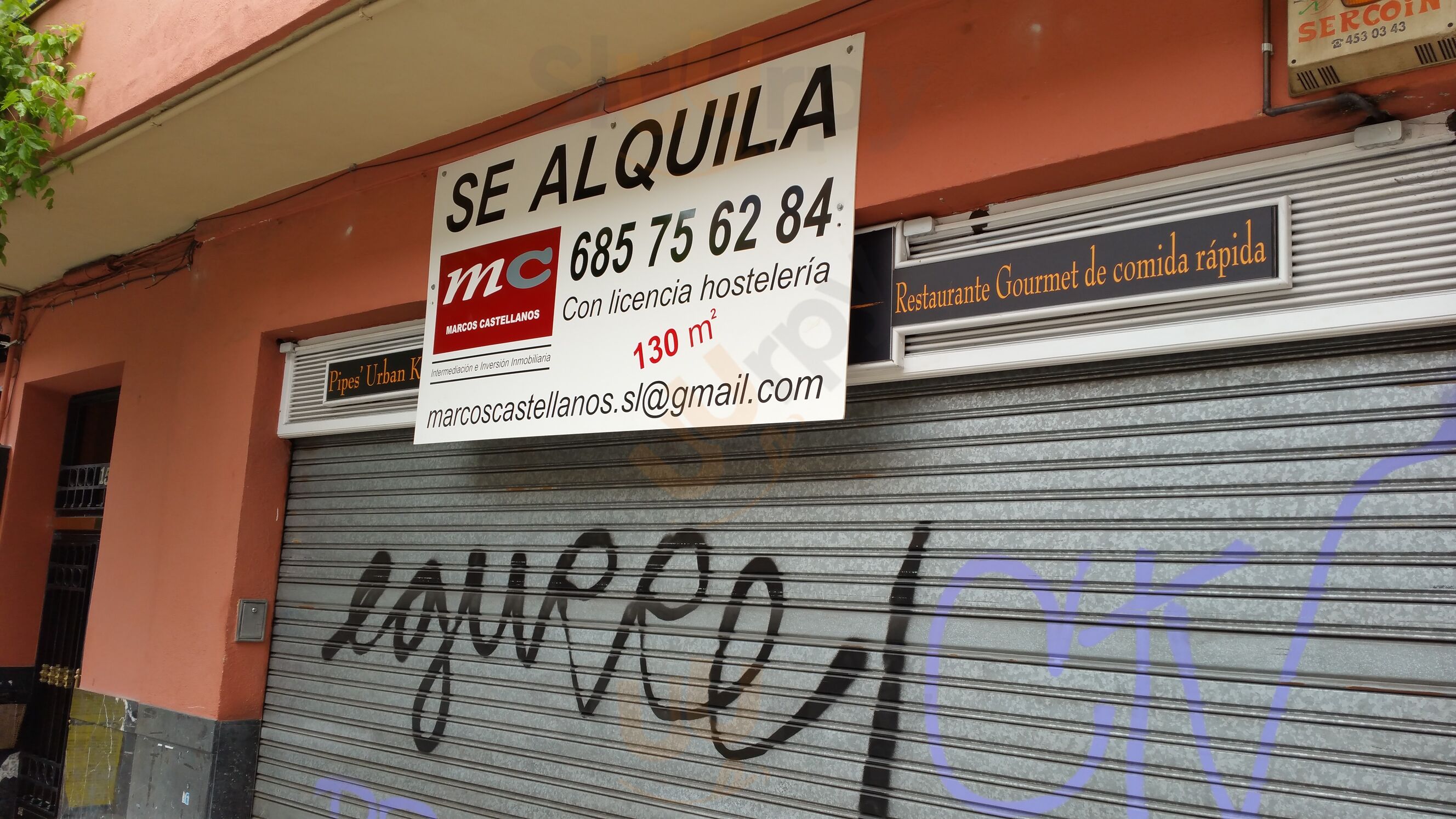 Pipes' Urban Kitchen