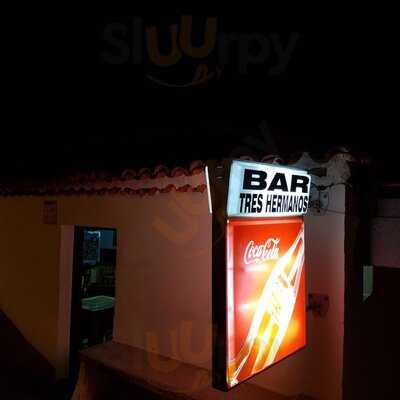 Bar Tres Hermanos