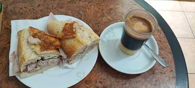 Piscolabis Bar Correos