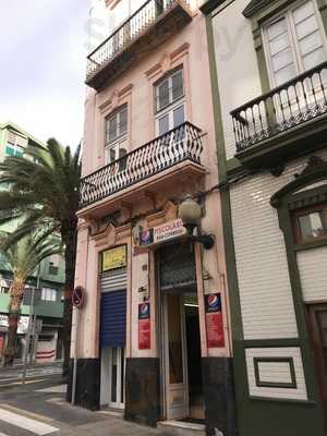 Piscolabis Bar Correos